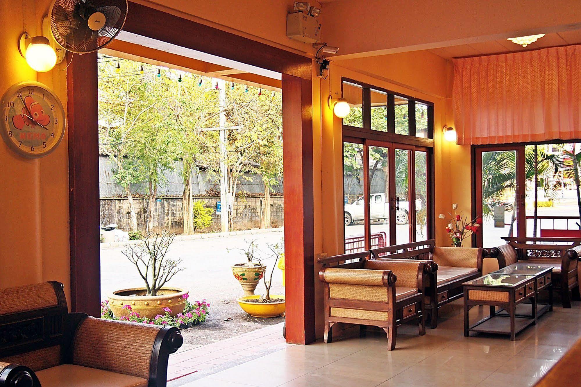U-Sa Family Hotel Chiang Mai Exteriör bild